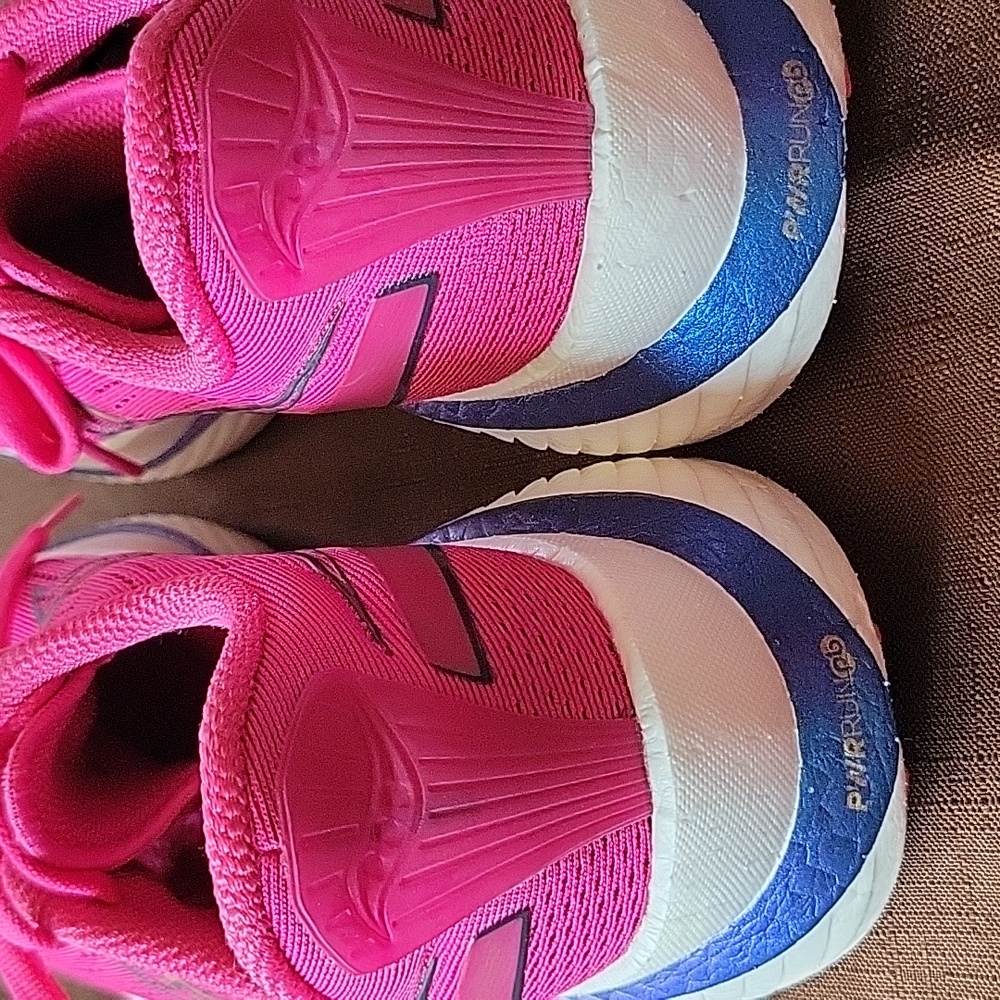 Saucony Pink Athletic Shoes - Picture 5 of 9